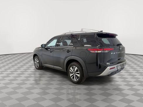 Certified 2024 Nissan Pathfinder SL image 8