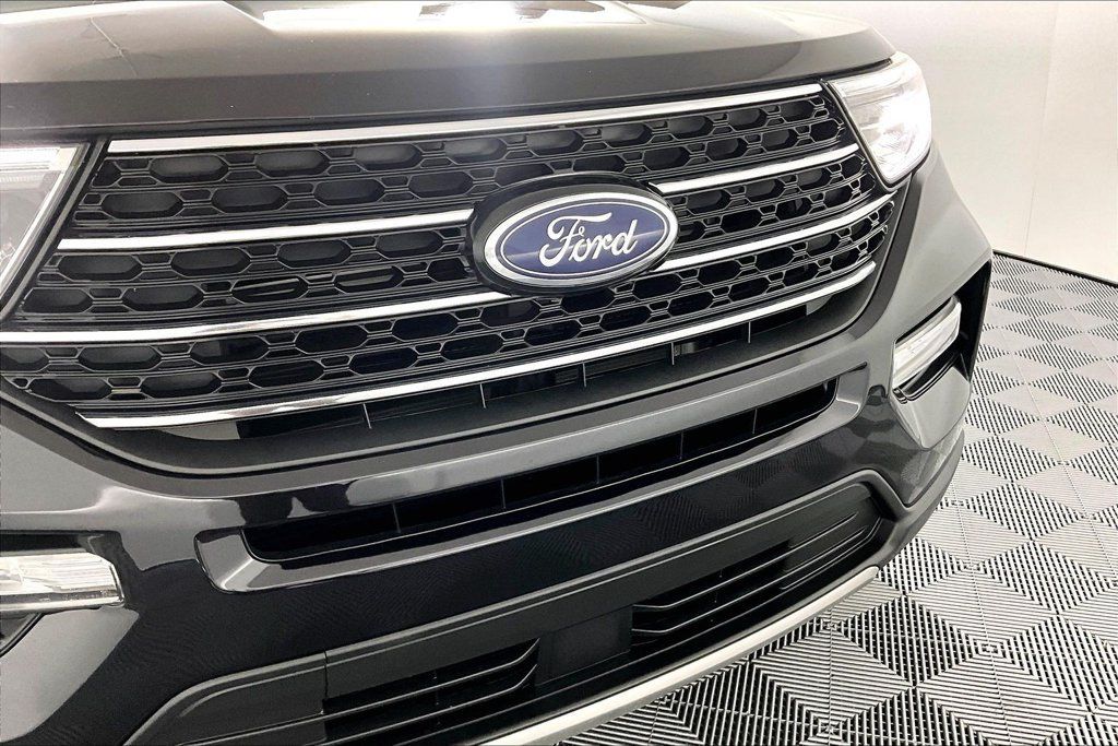 Used 2024 Ford Explorer XLT w/ Equipment Group 202A RWD image 31