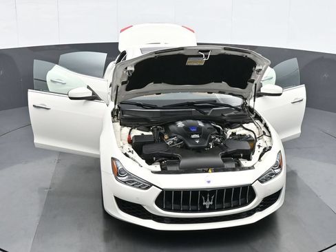 Used 2019 Maserati Ghibli S Q4 AWD/4WD image 34