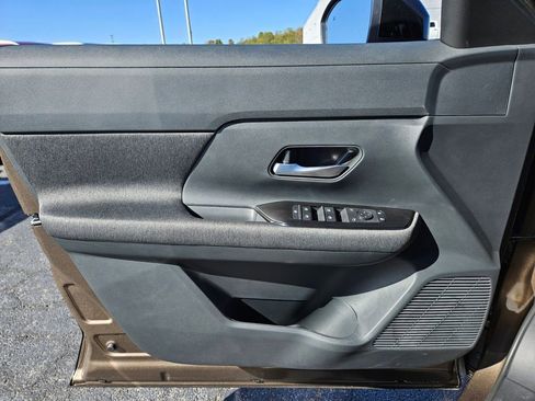 New 2026 Nissan Kicks SV image 13