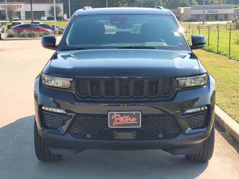 New 2025 Jeep Grand Cherokee Limited w/ Luxury Tech Group II image 2