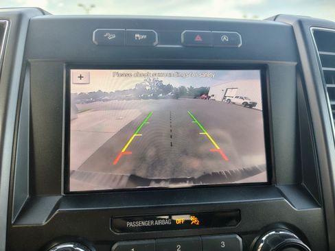 Used 2019 Ford F150 XLT w/ Equipment Group 302A Luxury AWD/4WD image 4