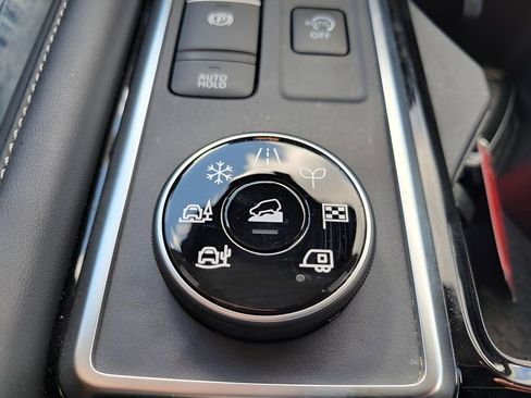 Used 2024 Nissan Pathfinder SV AWD/4WD image 24