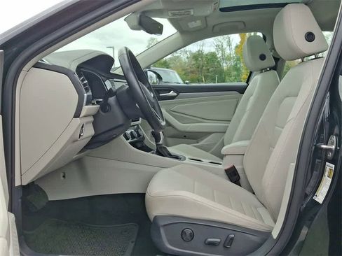 Used 2023 Volkswagen Jetta SE image 17