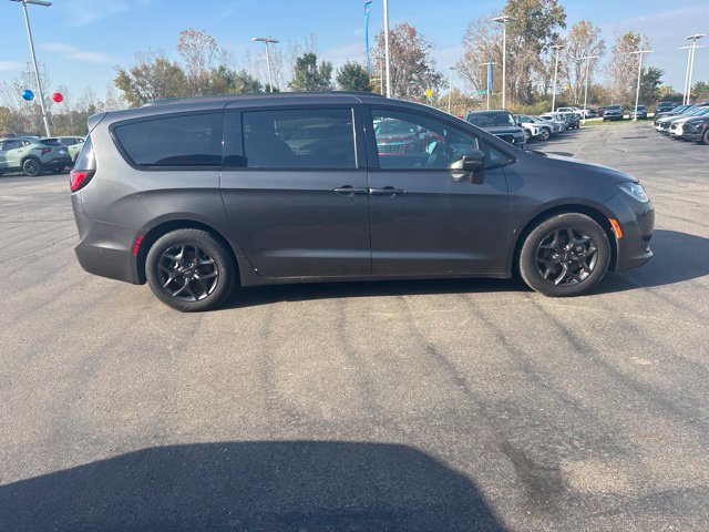 Used 2018 Chrysler Pacifica Limited w/ Advanced Safetytec Group FWD image 6