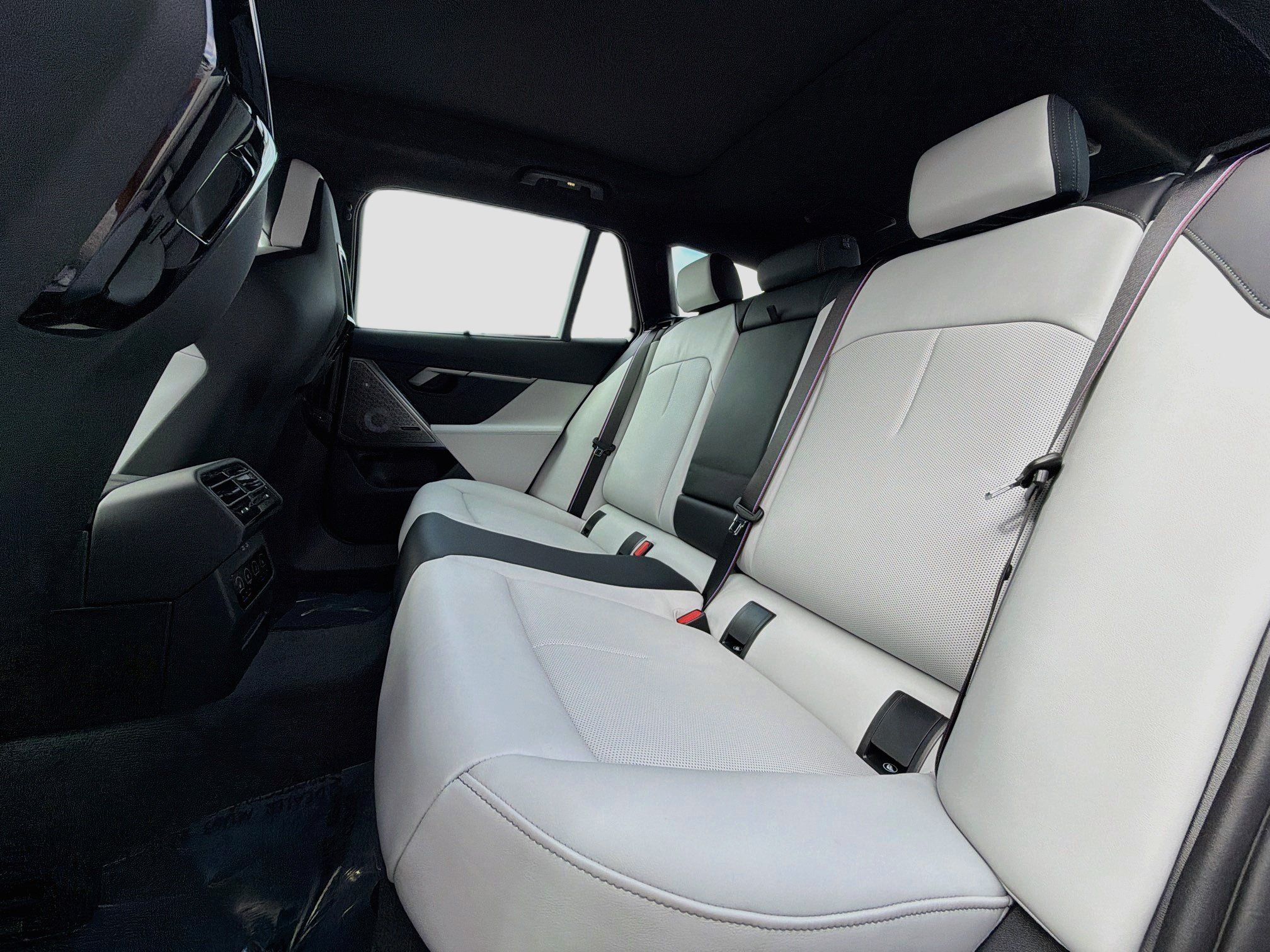 New 2027 BMW M5 Touring AWD/4WD image 21