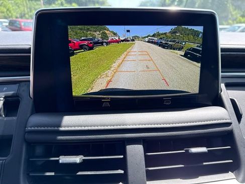 Used 2022 Chevrolet Suburban Premier AWD/4WD image 44
