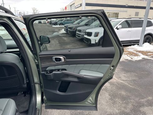 Used 2025 Kia Sorento SX Prestige w/ Sage Leather Package image 25