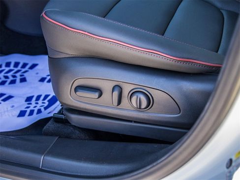 New 2025 Chevrolet TrailBlazer RS w/ Convenience Package image 21