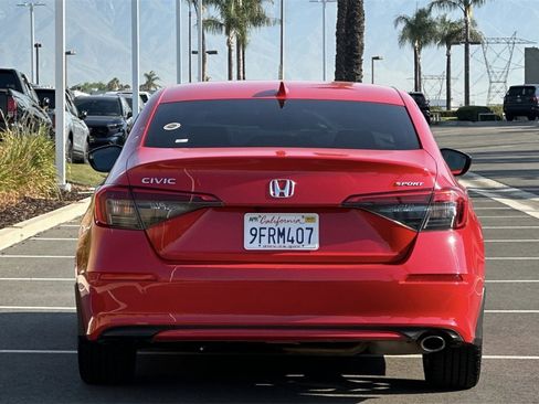Used 2023 Honda Civic Sport image 5