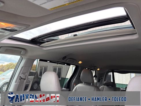 Used 2016 Toyota Sienna L image 35