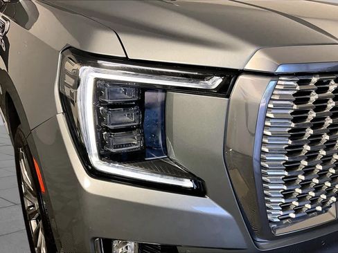 Used 2023 GMC Yukon Denali w/ Denali Reserve Package RWD image 27