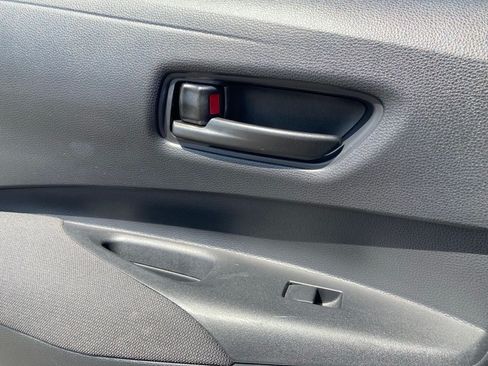 Used 2025 Toyota Corolla LE FWD image 12