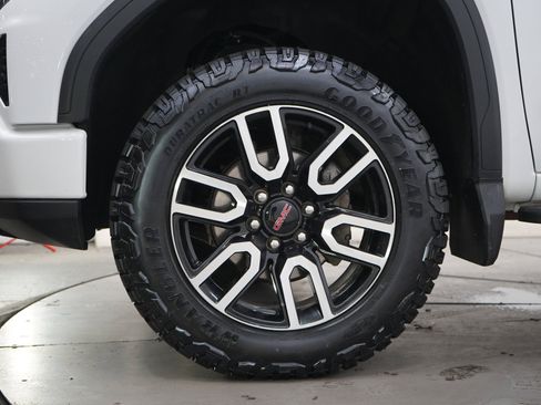 Used 2023 GMC Sierra 1500 AT4 w/ AT4 Premium Package AWD/4WD image 29