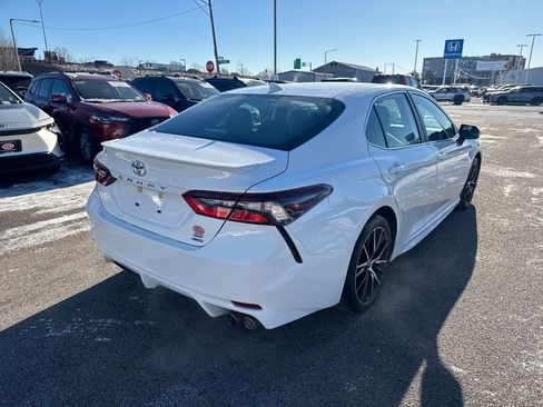 Used 2023 Toyota Camry SE image 7