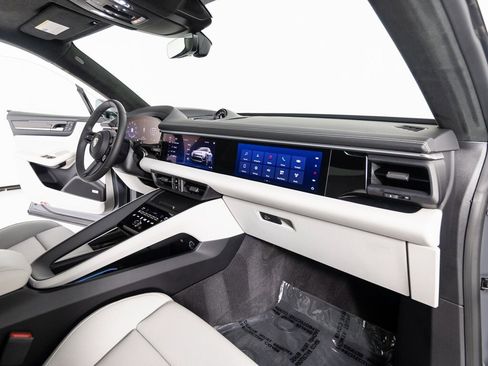 New 2025 Porsche Macan Turbo Electric image 38