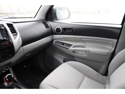 Used 2014 Toyota Tacoma 4x4 Double Cab image 31