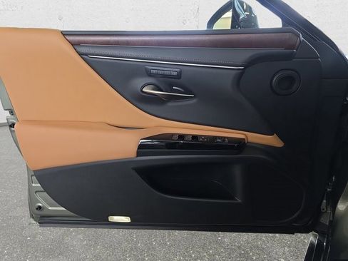 Certified 2025 Lexus ES 300h 300h w/ Premium Package image 25