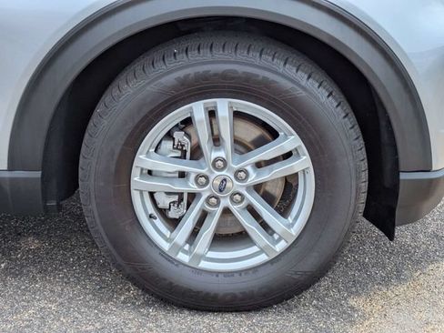 Used 2022 Ford Explorer XLT w/ Equipment Group 202A RWD image 10
