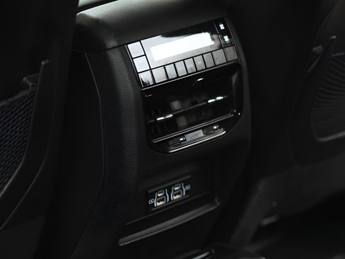 Used 2023 Jeep Grand Cherokee L Laredo image 21