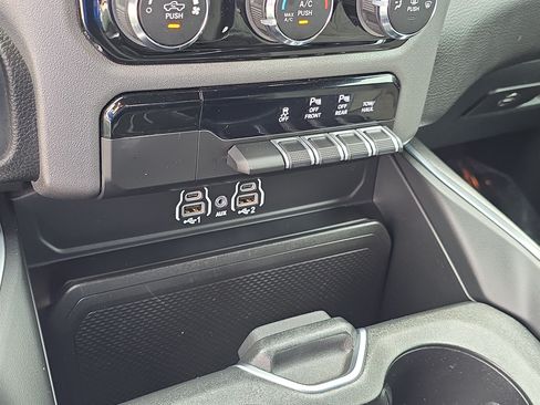 Used 2025 RAM 1500 Big Horn AWD/4WD image 25