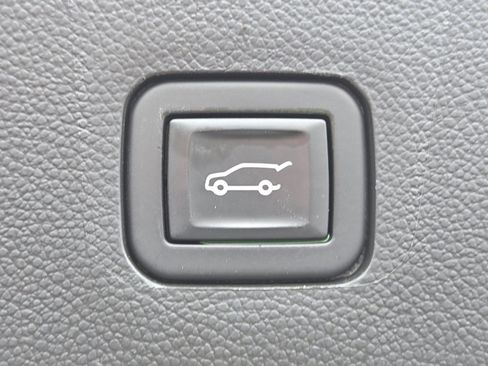 Used 2021 Chevrolet Traverse Premier w/ Redline Edition image 25