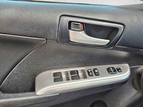 Used 2014 Toyota Camry SE FWD image 23