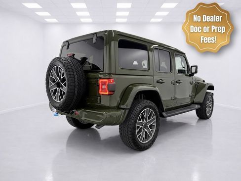 Used 2024 Jeep Wrangler High Altitude AWD/4WD image 3
