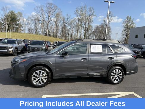 Used 2025 Subaru Outback Premium AWD/4WD image 4