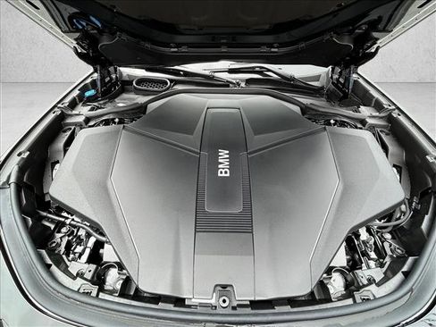 New 2025 BMW i7 xDrive60 w/ Executive Package image 18