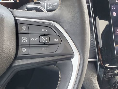 Used 2025 Jeep Grand Cherokee L Altitude AWD/4WD image 18