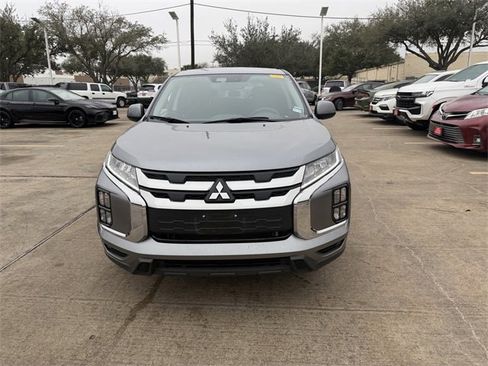 Used 2024 Mitsubishi Outlander Sport SE image 2
