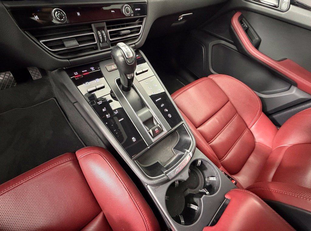 Used 2023 Porsche Macan AWD/4WD image 35
