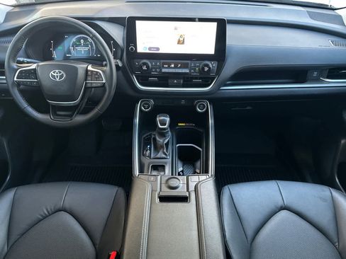 Used 2025 Toyota Grand Highlander AWD Hybrid image 3