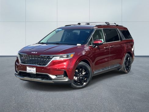 Used 2024 Kia Carnival SX image 1