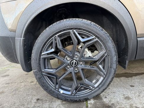 New 2026 Nissan Kicks SR w/ Cold Weather Package image 9