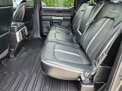 Used 2019 Ford F150 Platinum w/ Equipment Group 701A Luxury RWD image 18