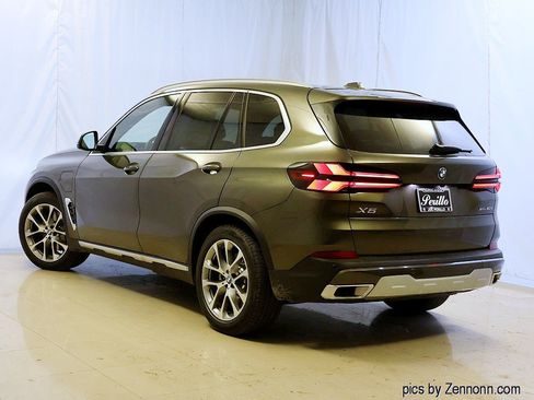 New 2026 BMW X5 xDrive50e w/ Climate Comfort Package AWD/4WD image 9