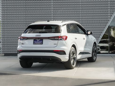 Certified 2024 Audi Q4 e-tron Premium Plus image 3