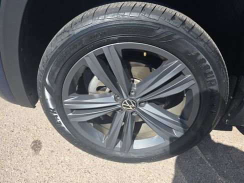 Used 2021 Volkswagen Atlas SE w/ Panoramic Sunroof Package image 26