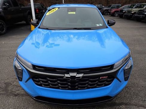 Used 2024 Chevrolet Trax RS w/ Sunroof Package image 10
