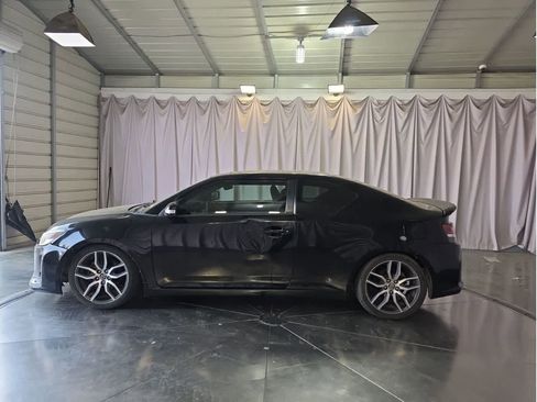 Used 2015 Scion tC image 4