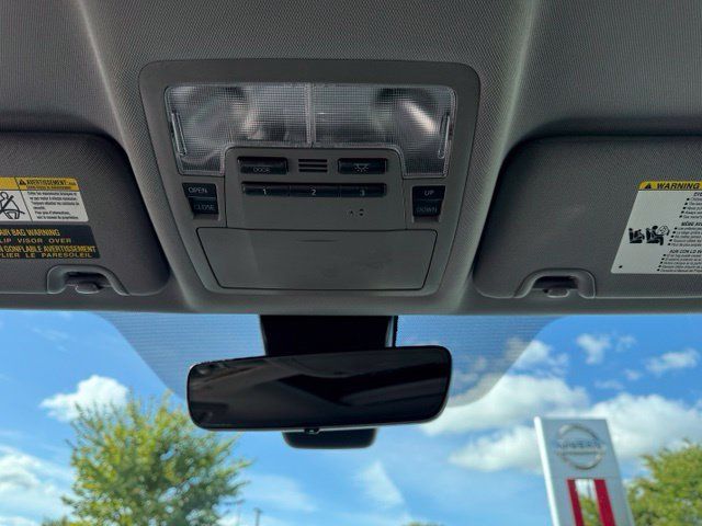 Used 2018 Toyota Highlander XLE AWD/4WD image 23