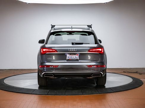 Used 2024 Audi Q5 2.0T Premium w/ Convenience Package image 3