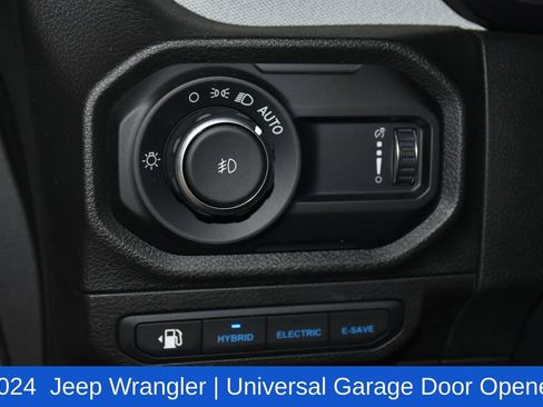 Used 2024 Jeep Wrangler Unlimited w/ Convenience Group AWD/4WD image 9