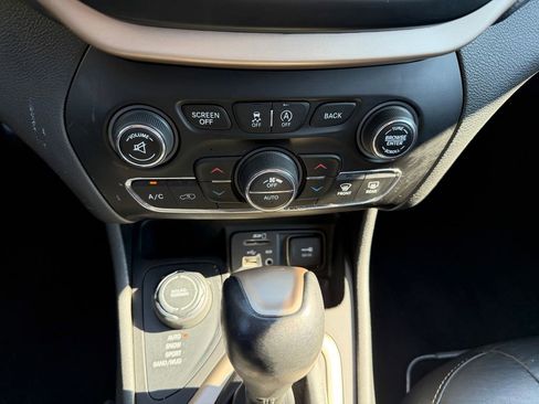 Used 2018 Jeep Cherokee Limited w/ High Altitude Package image 34