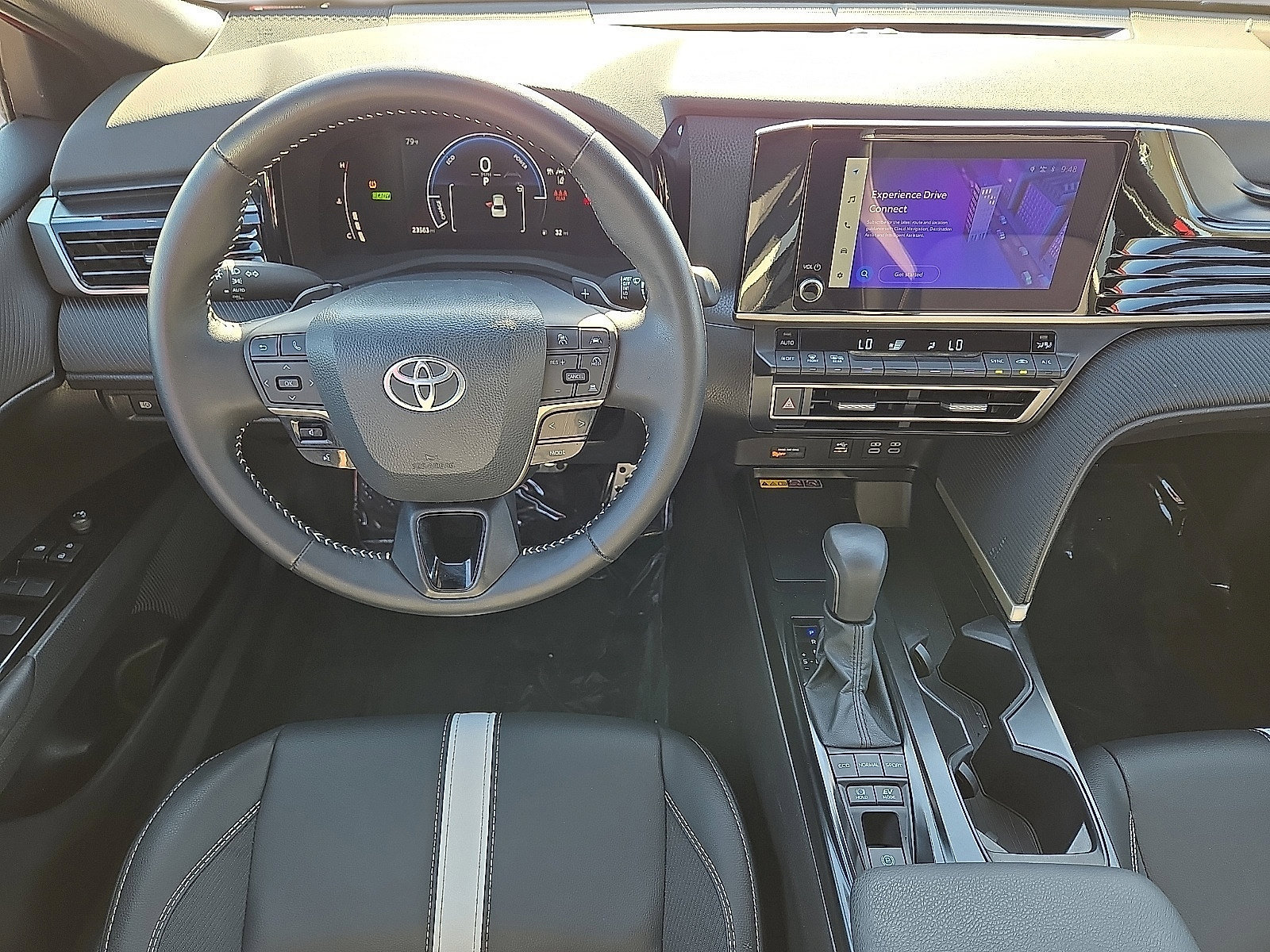 Used 2026 Toyota Camry Hybrid w/ Convenience Package FWD image 17