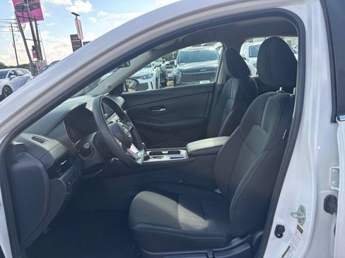 Used 2025 Nissan Sentra SV FWD image 24