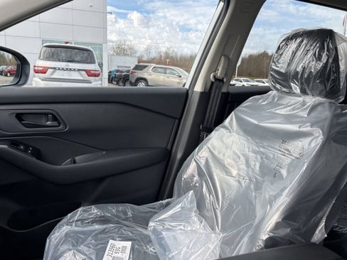 Certified 2025 Nissan Rogue S image 17