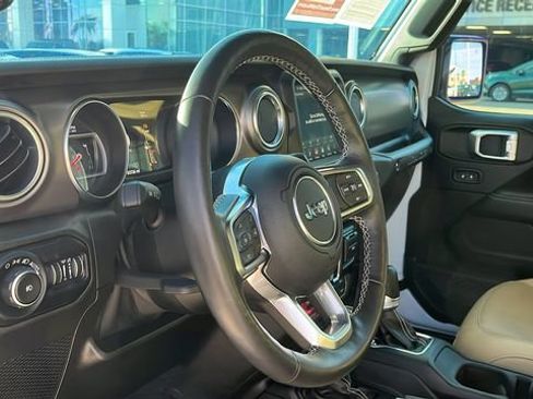 Used 2019 Jeep Wrangler Unlimited Rubicon AWD/4WD image 16